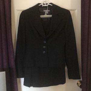Black Ann Taylor skirt suit. Size 0. Never worn